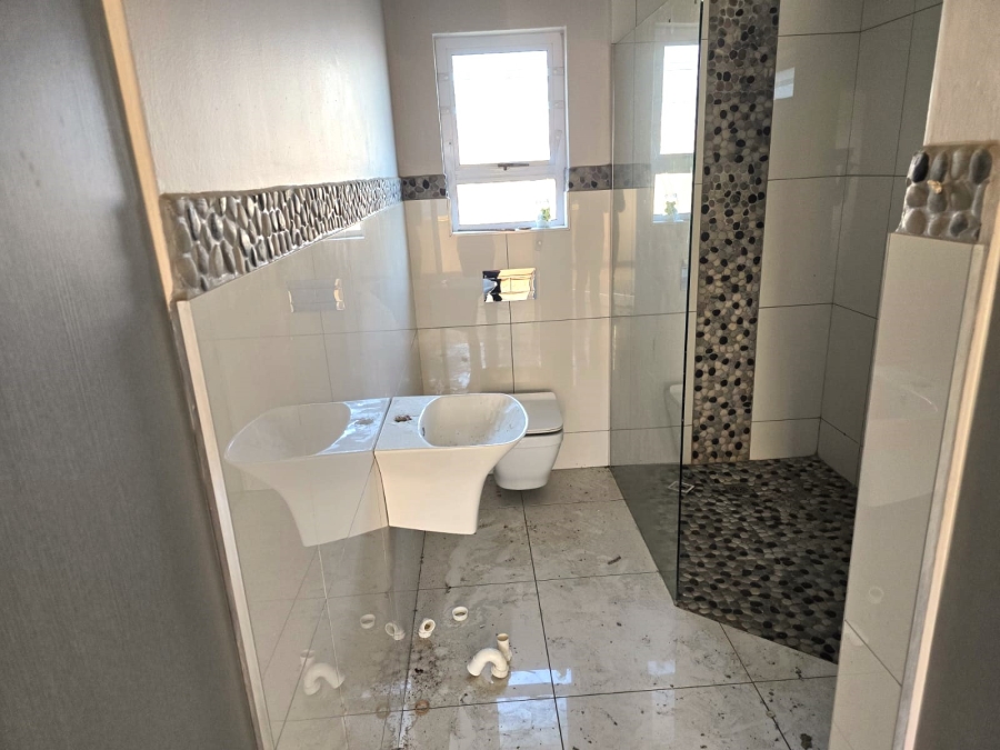 3 Bedroom Property for Sale in De Zoete Inval Western Cape